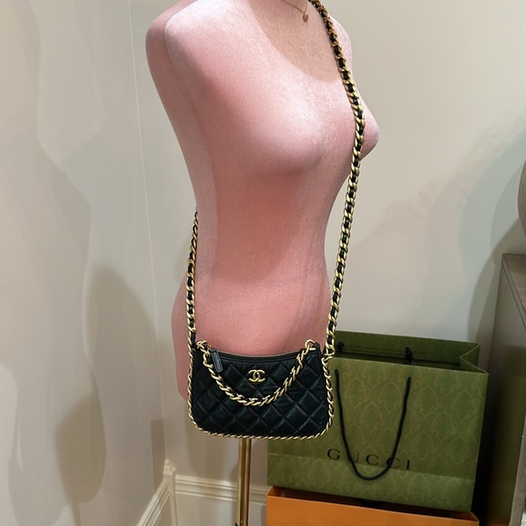 Chanel handbag - Picture 5 of 17